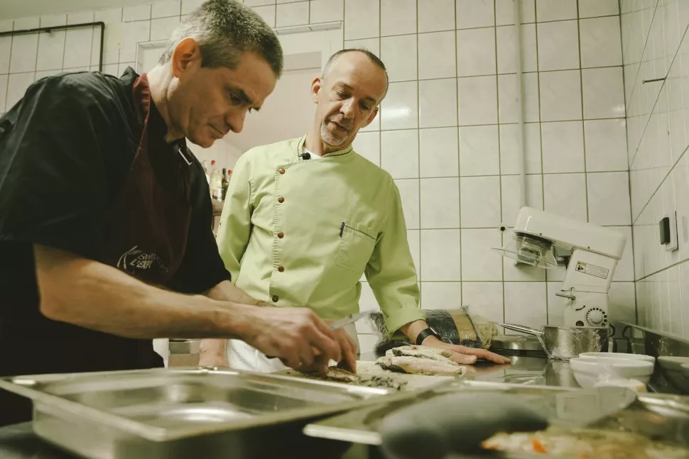 A Belfort, dans son restaurant, l'Armée du Salut forme des personnes éloignées de l’emploi A Belfort, dans son restaurant, l'Armée du Salut forme des personnes éloignées de l’emploi