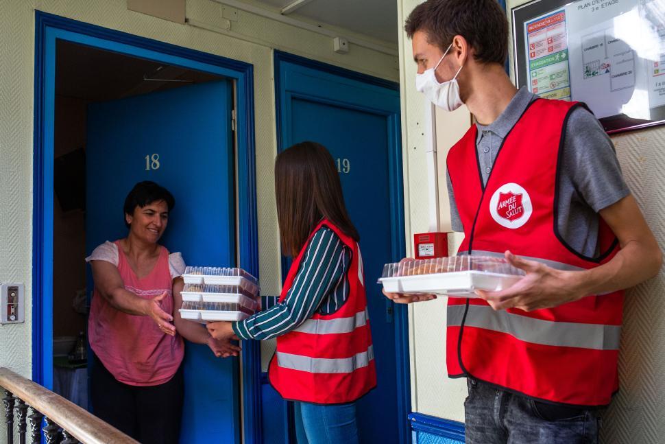 Distribution des colis de Noël, dans la joie et la bonne humeur