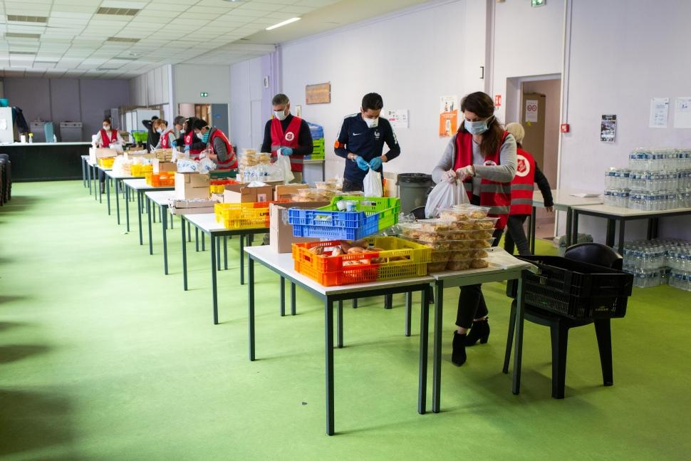 Aide alimentaire urgence covid exclusion pauvreté sansabri SDF