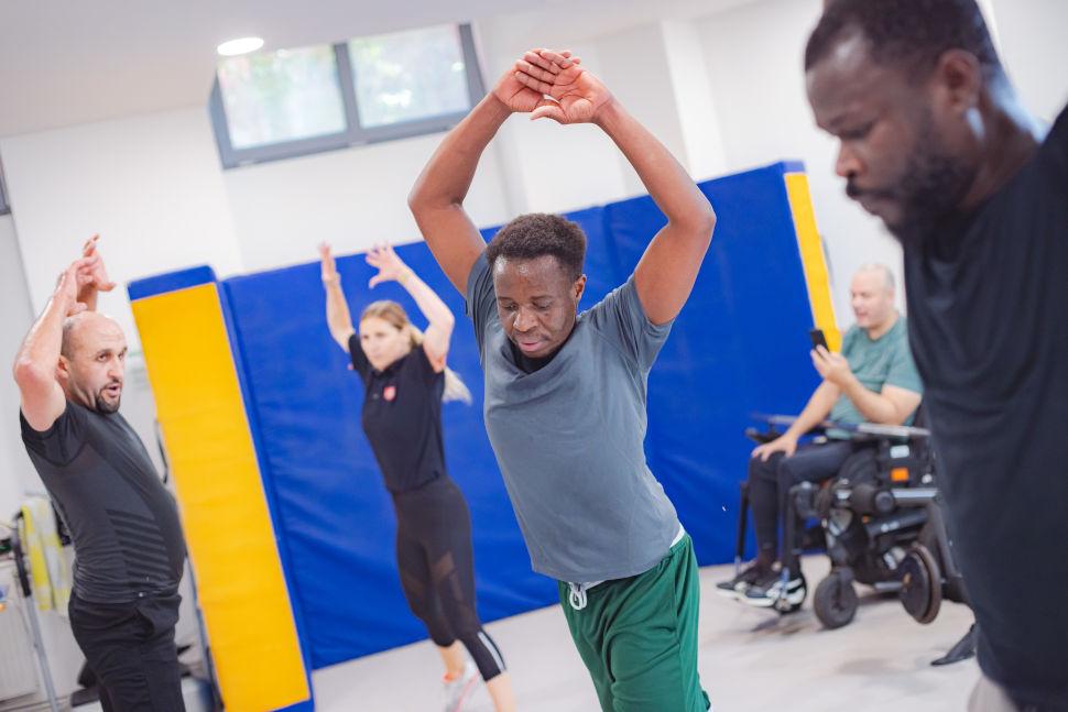 Une séance de sports proposée aux résidents des moulins de l'espoir à Lille