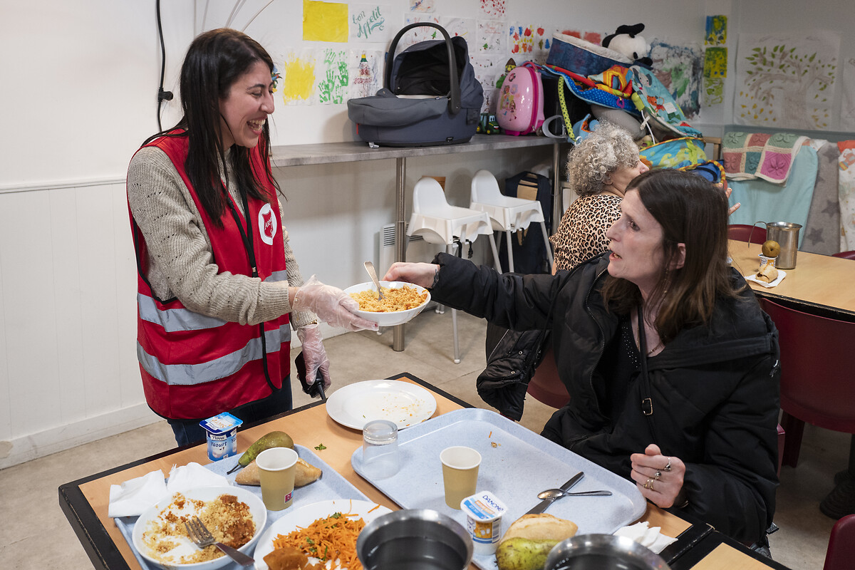 Mana Saida ( benevole), Klemeci Pascale -bénéficiaire